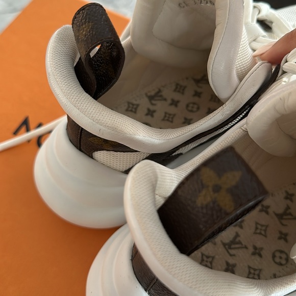 Worn once Louis Vuitton arch sneakers size 38 - Picture 5 of 6